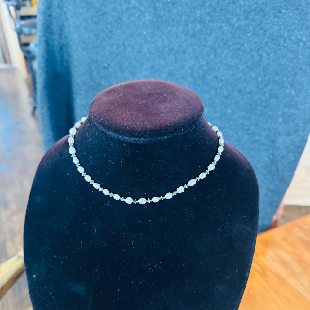Elegant freshwater pearls & sterling silver necklace - Picture 2 of 5